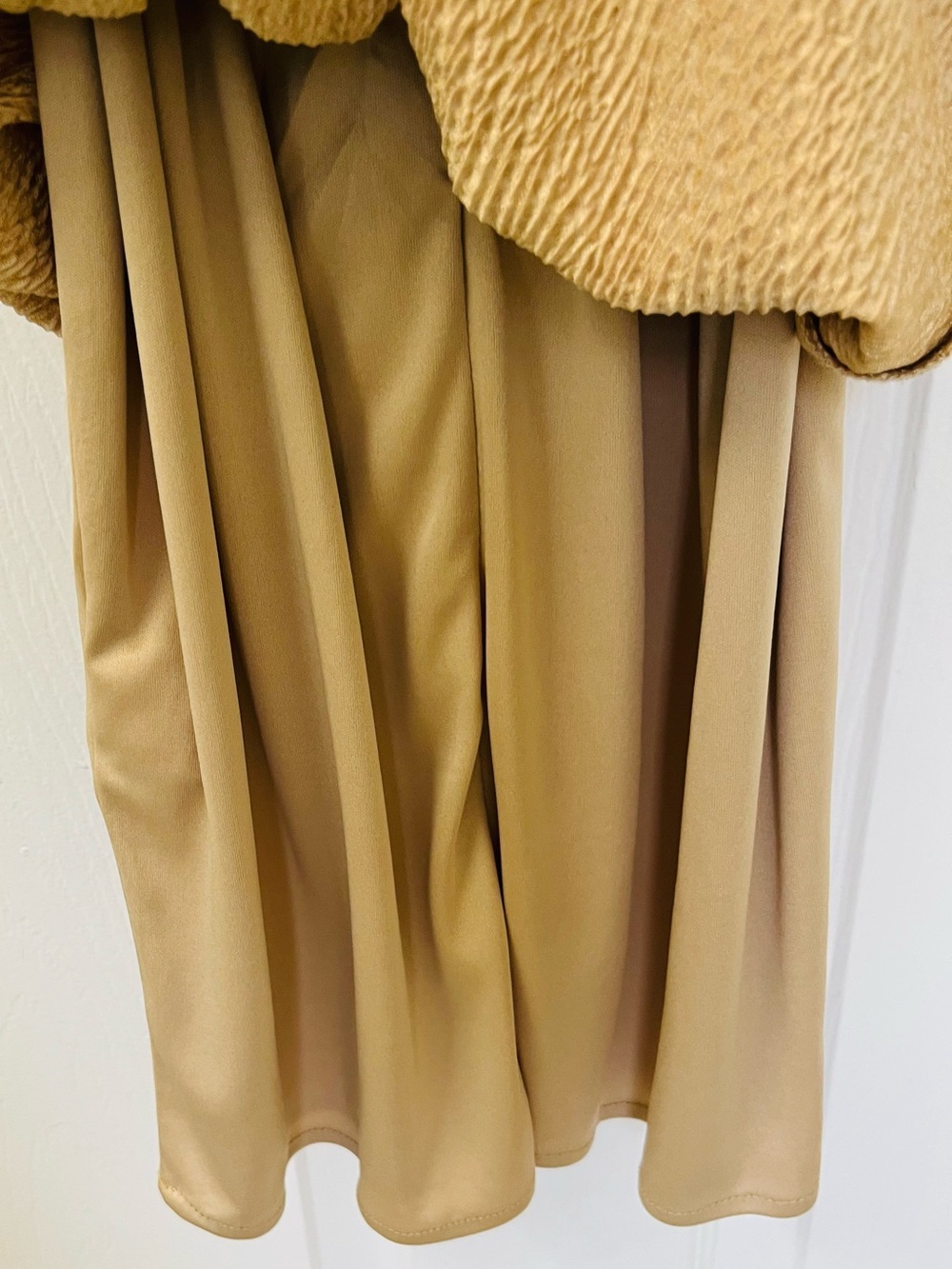 Gorgeous cold shoulder Textured Women’s wedding guest Dress - Picture 7 of 7
